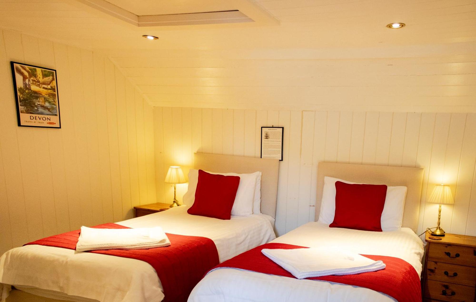לינטון St Vincent Guest House מראה חיצוני תמונה